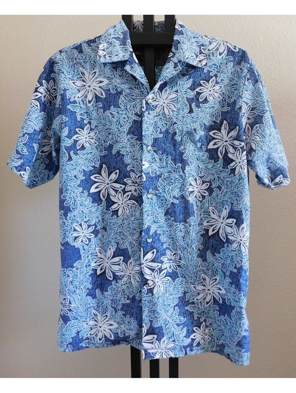Go Barefoot Hawaiian Shirt Men's Size L Tall Blue White Floral Batik Made USA